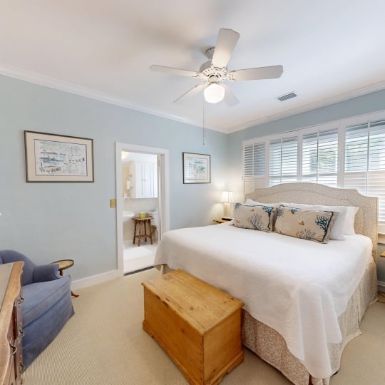 A large bedroom with an ensuite
