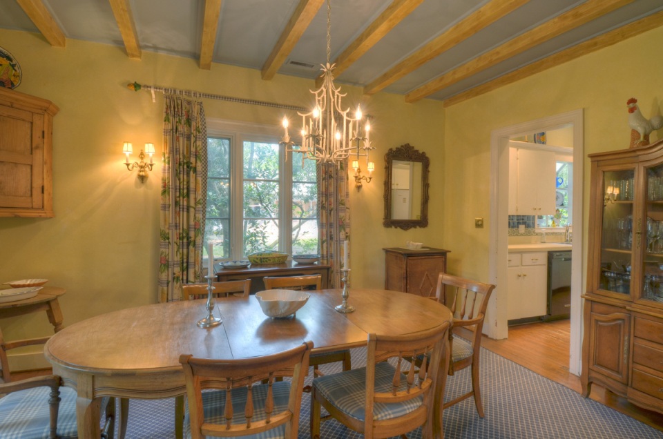 cottage 42 dining room