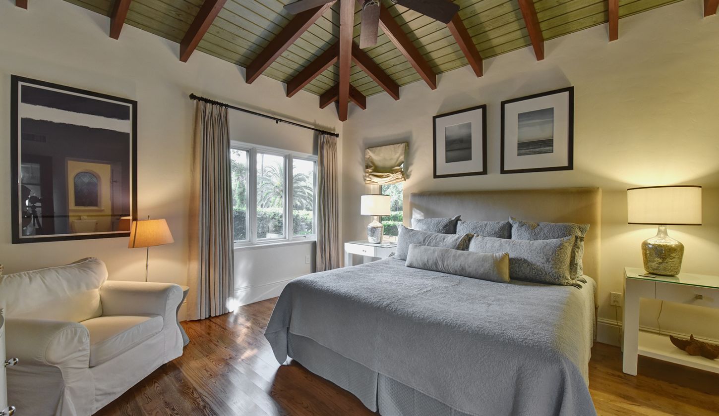 Bedroom with sitting area