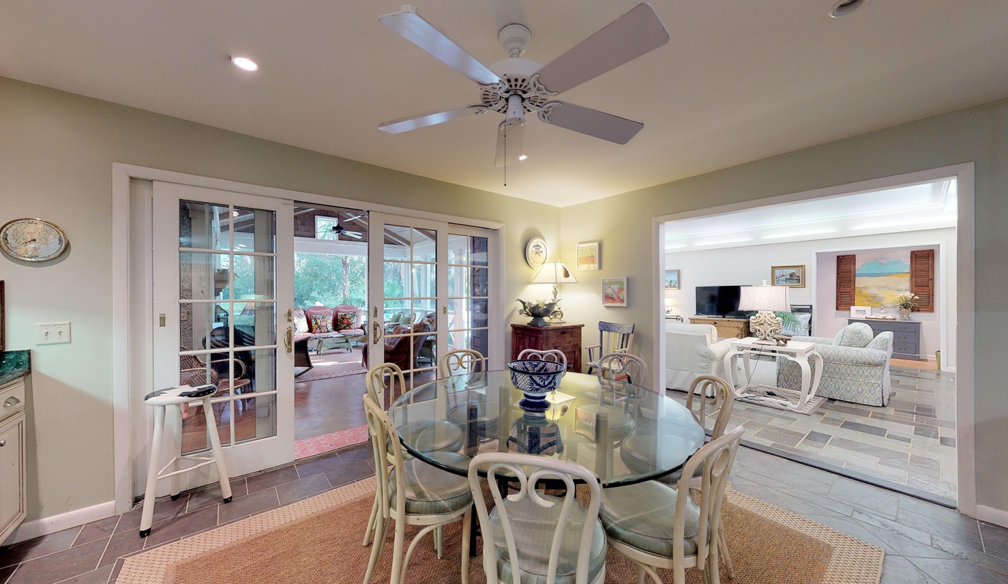 cottage 348 dining room