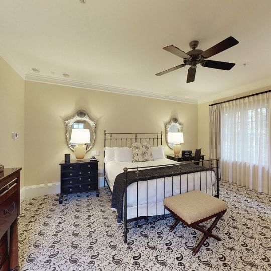 Bedroom with queen bed
