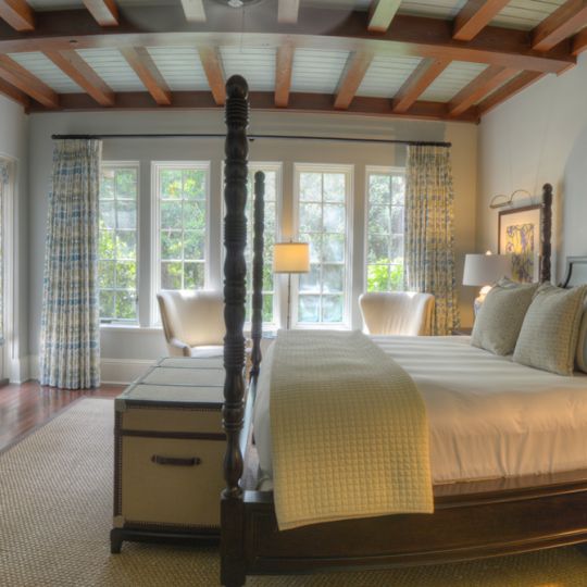 Bedroom with trunk