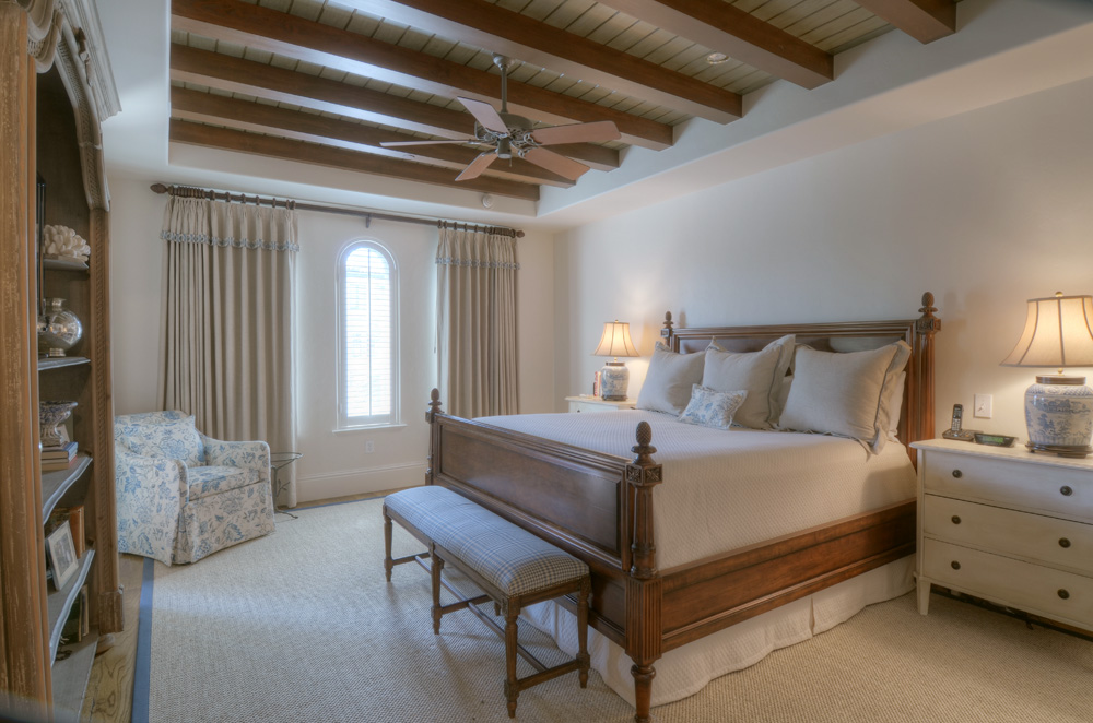 bedroom with sitting area