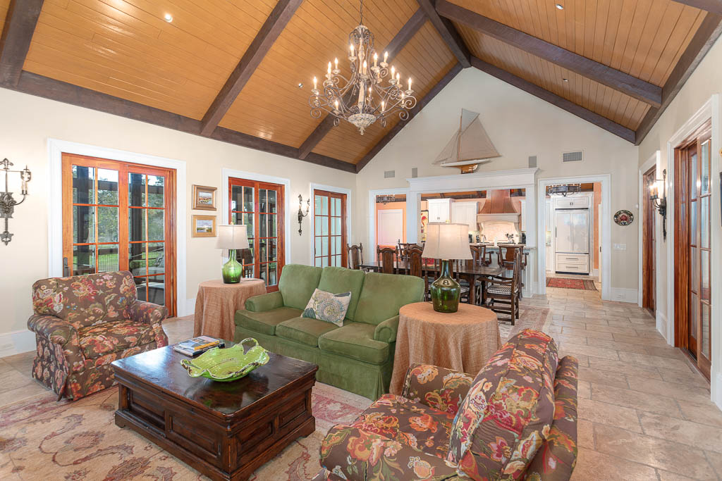 cottage 418 living room