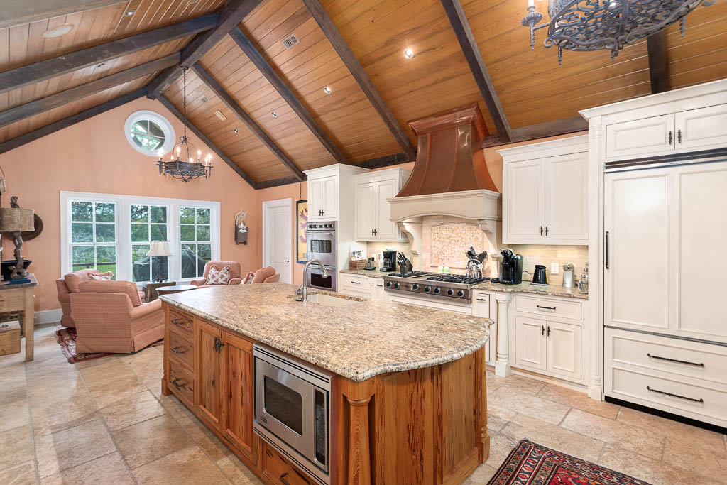 cottage 418 kitchen view