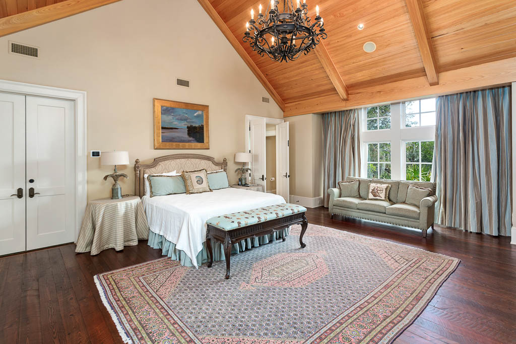 cottage 418 master bedroom view