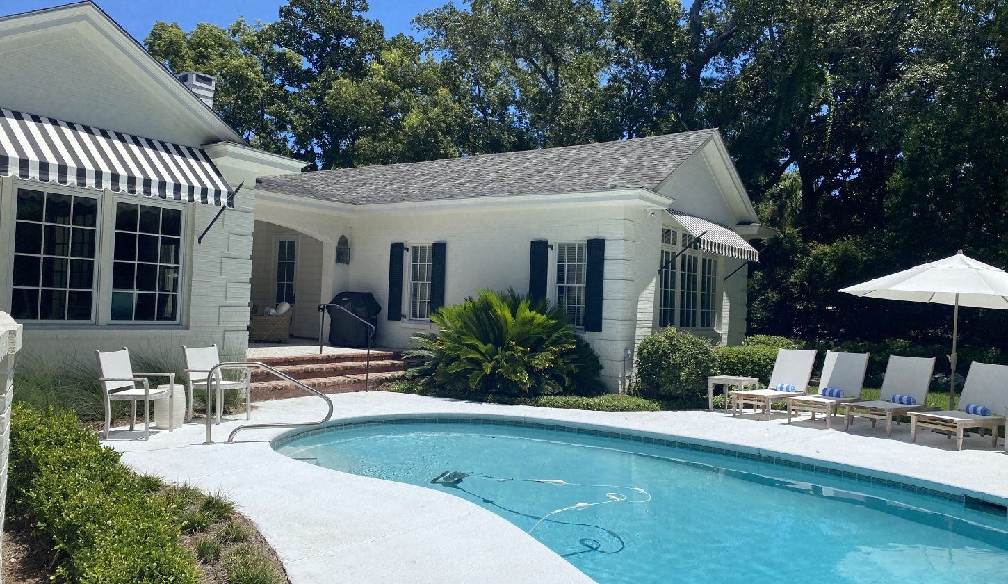 backyard pool cottage 214