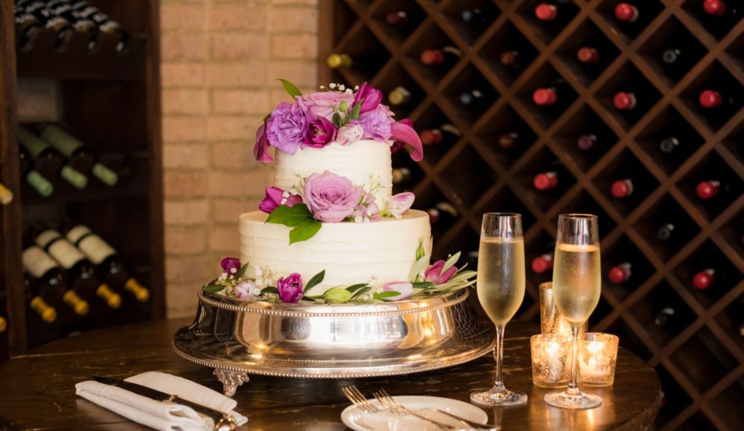 wedding cake and champaign