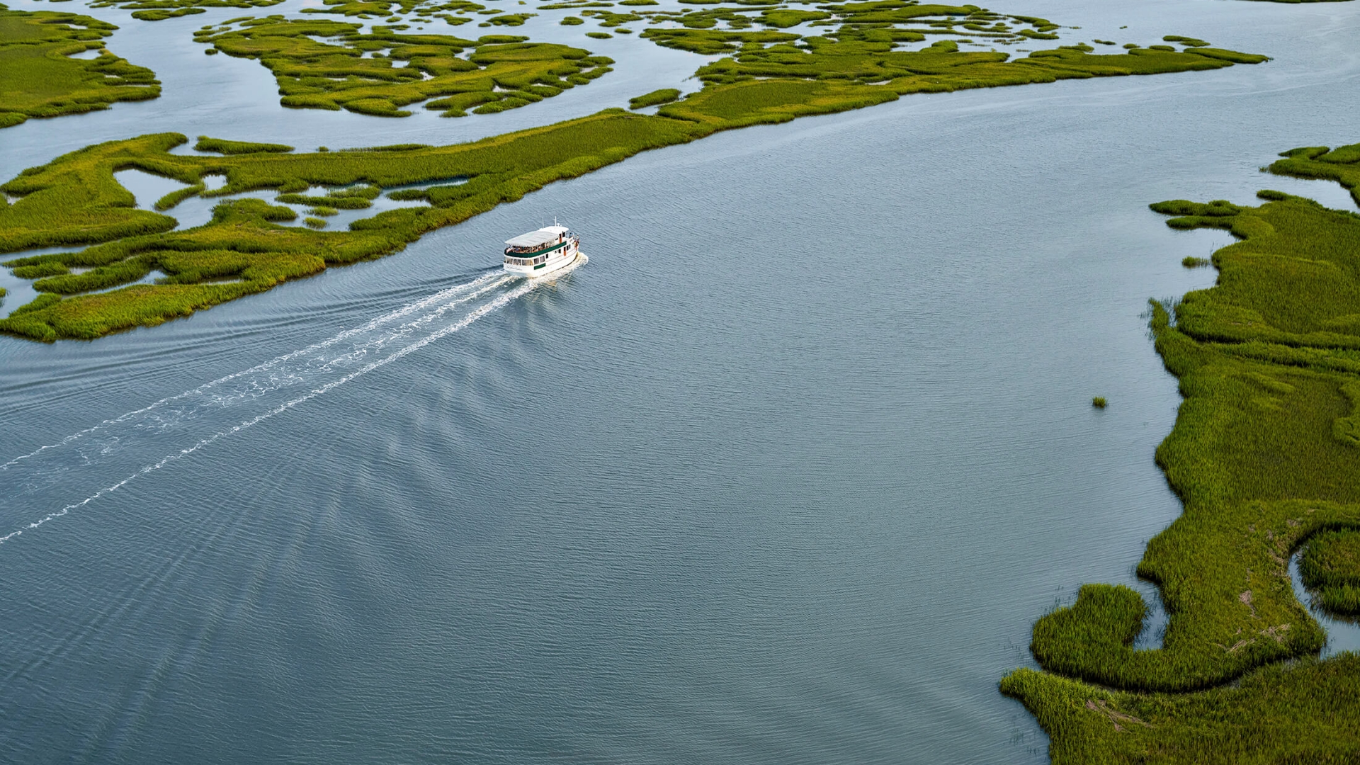 Scenic Yacht Cruise on the Sea Island Explorer