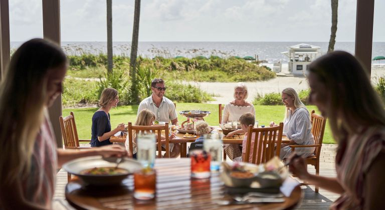 Outdoor dining southern tide