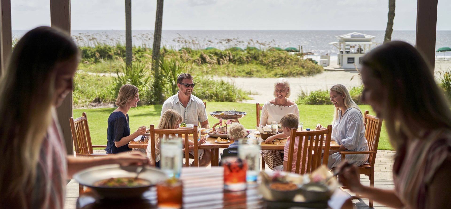 Outdoor dining southern tide