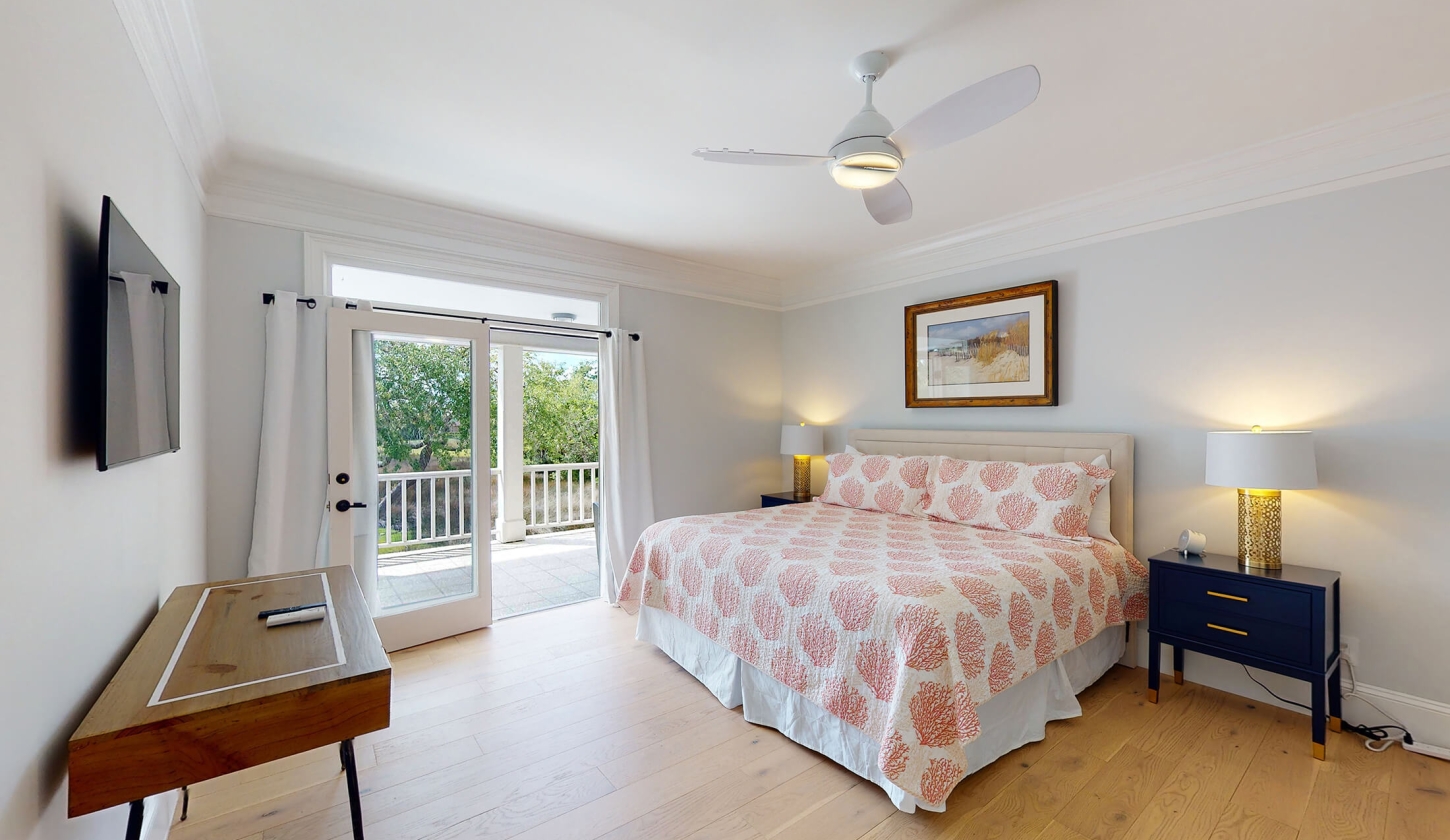bedroom, balcony, cottage 462, sea island