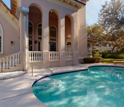 Cottage 530 in-ground pool