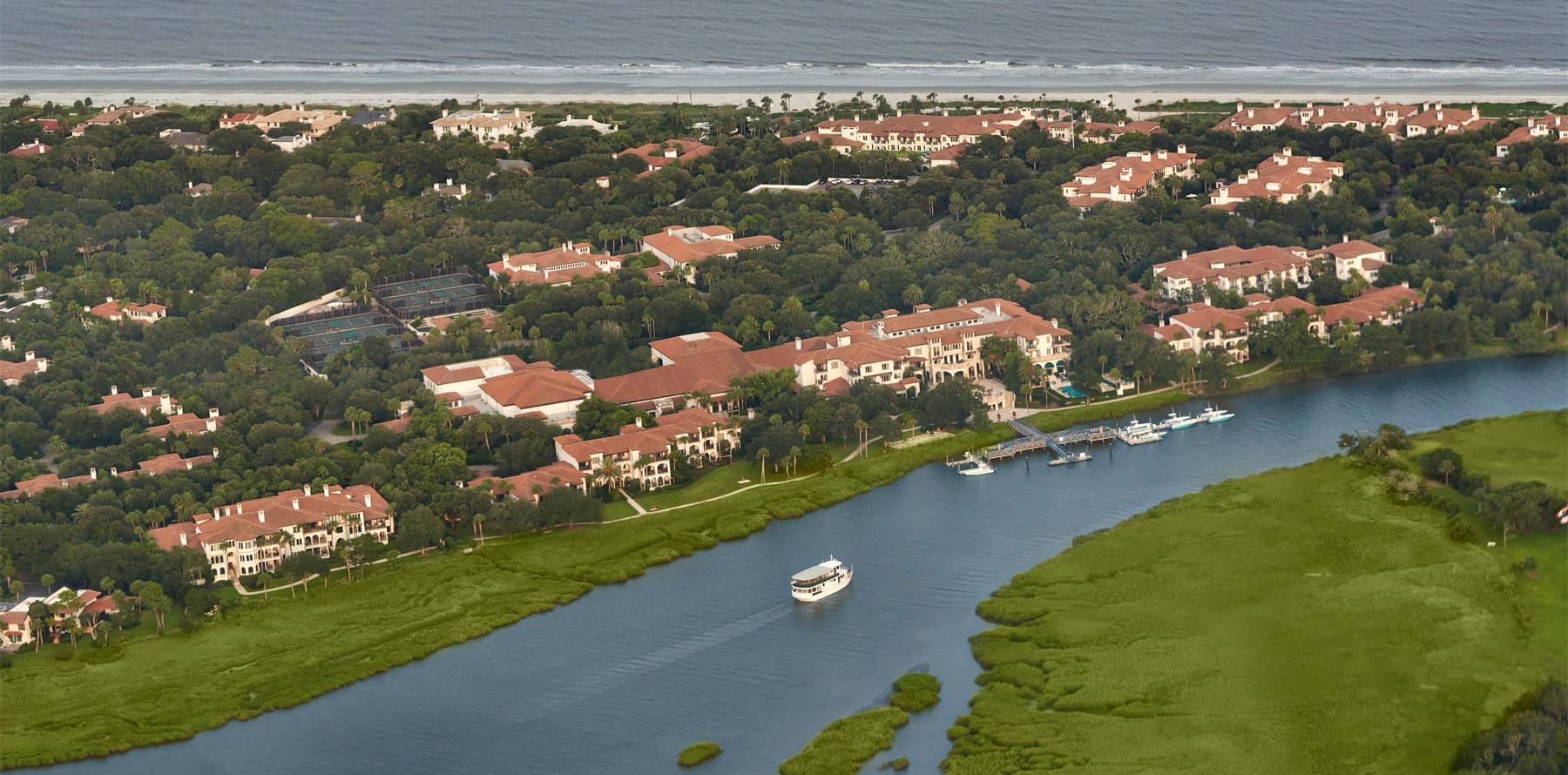 sea_island_cloister_aerial_tombras