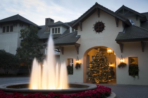 Christmas - The Lodge - Front Entrance - Tree