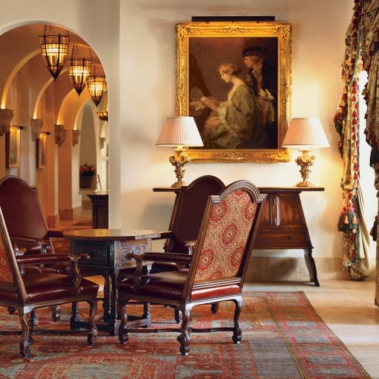 Colonial Lounge