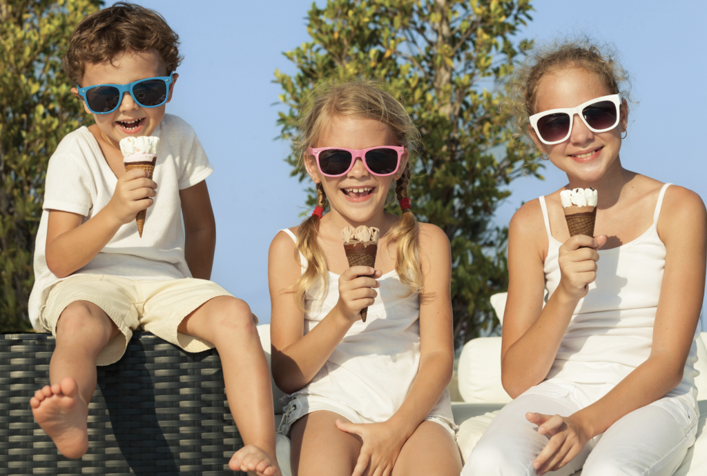 3 kids with ice cream cones